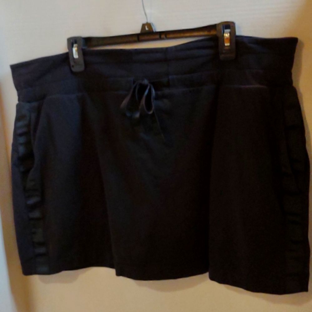 Athleta  Black Skirt /Shorts Size 1X. Pickle ball Tennis Golf
